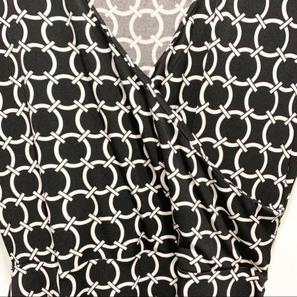 WHITE HOUSE BLACK MARKET Black and White Dress - Size 2 - Picture 2 of 8